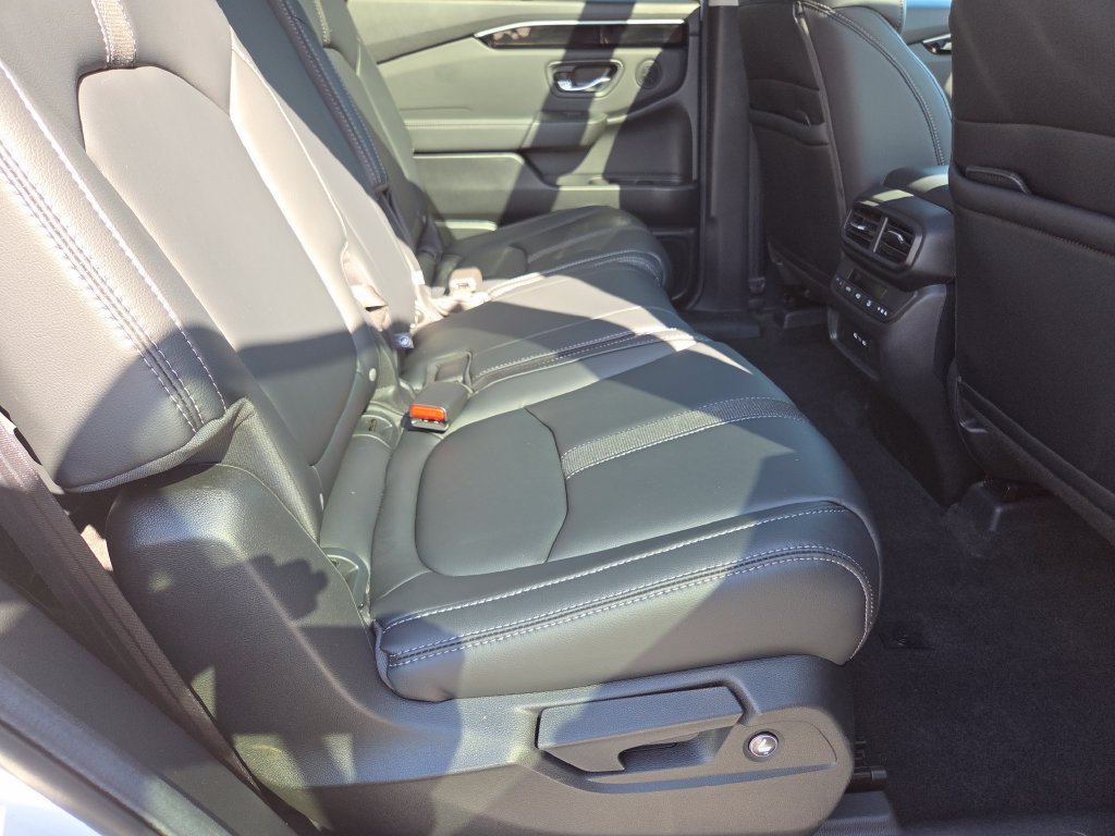 Certified 2025 Honda Pilot Touring image 30