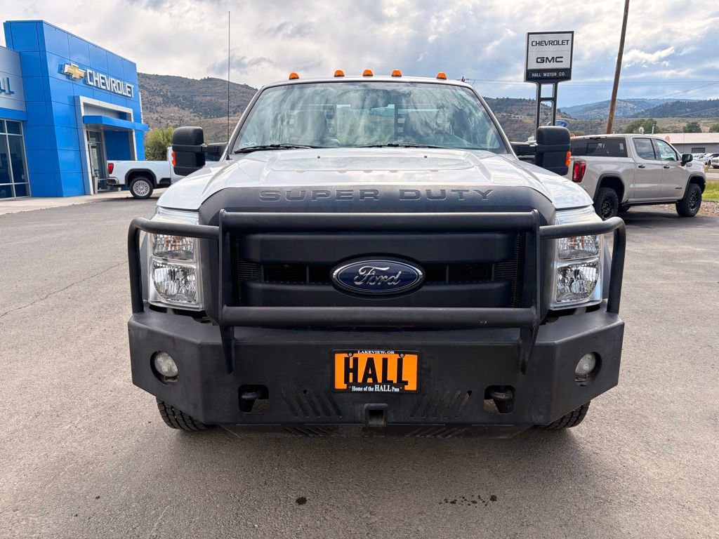 Used 2016 Ford F550 4x4 Regular Cab Super Duty w/ Power Equipment Group image 2