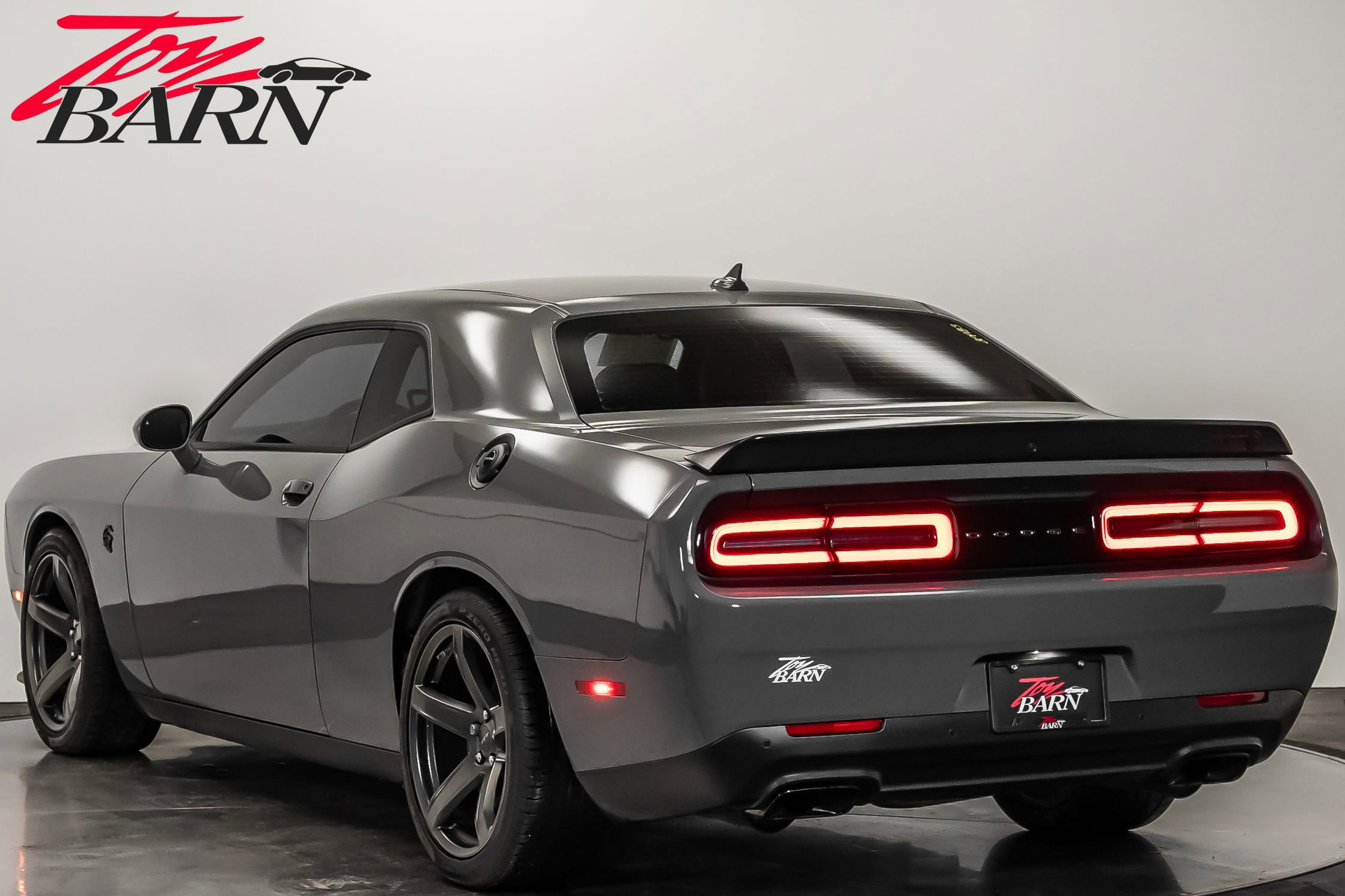 Used 2023 Dodge Challenger SRT Hellcat video 3