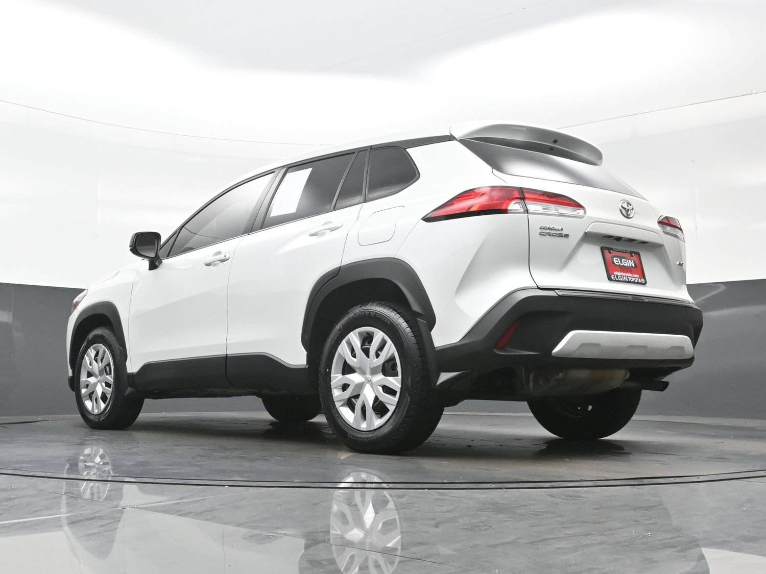 Used 2024 Toyota Corolla Cross L AWD/4WD image 27