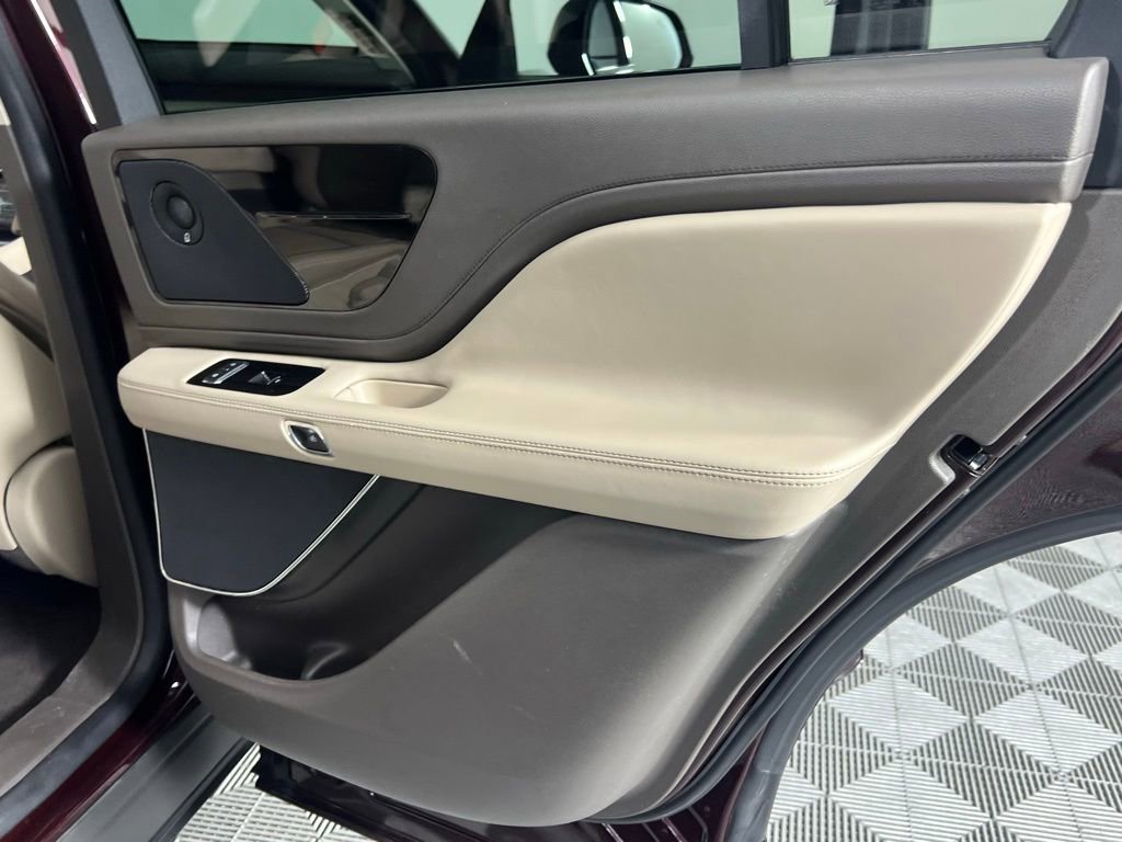 Used 2023 Lincoln Aviator Reserve w/ Equipment Group 201A image 33