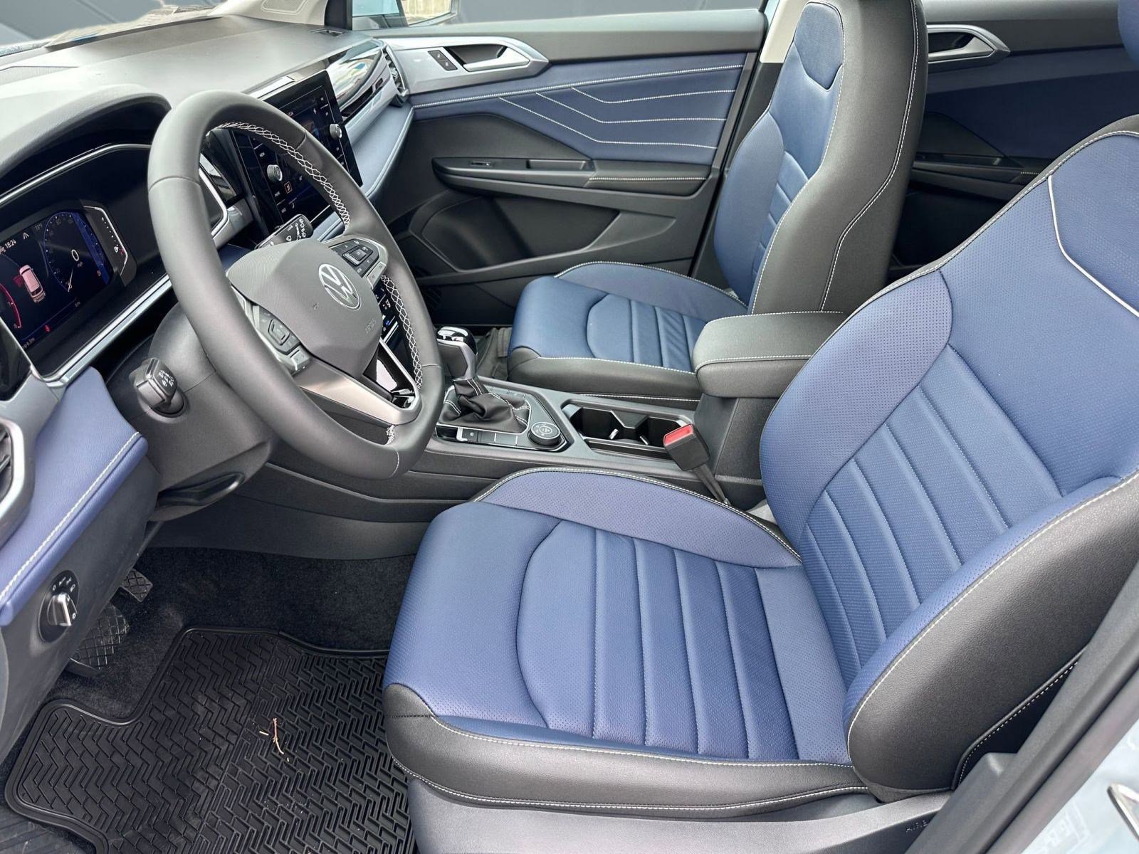 New 2026 Volkswagen Taos SEL image 4