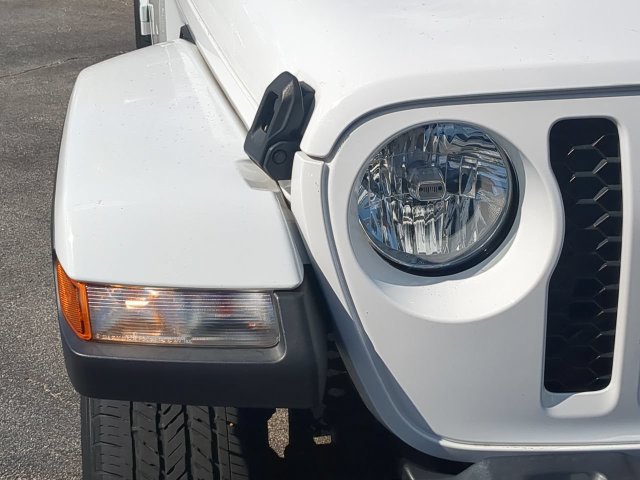 Used 2023 Jeep Gladiator Sport AWD/4WD image 10