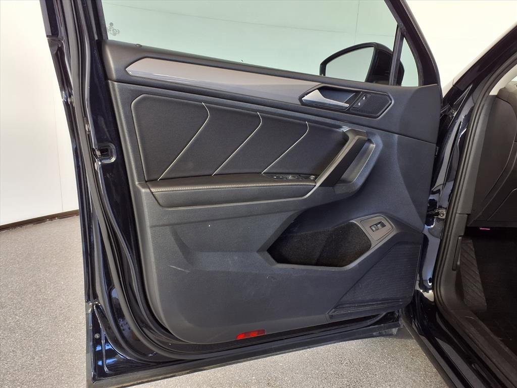 Used 2022 Volkswagen Tiguan SE image 13