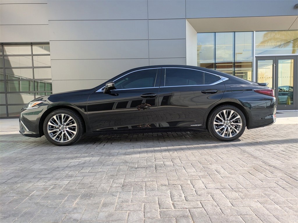 Used 2020 Lexus ES 300h w/ Premium Package image 7