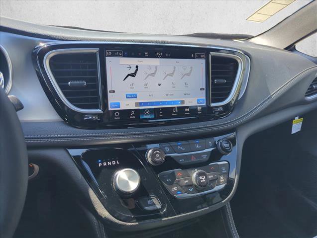 New 2026 Chrysler Pacifica Limited image 9