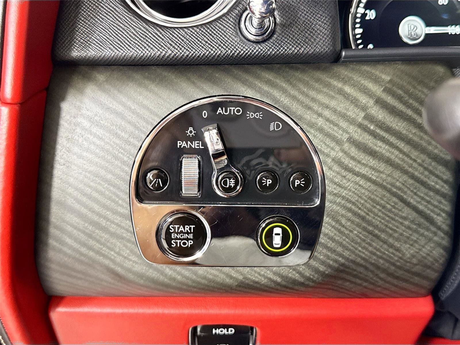 Used 2019 Rolls-Royce Cullinan image 25