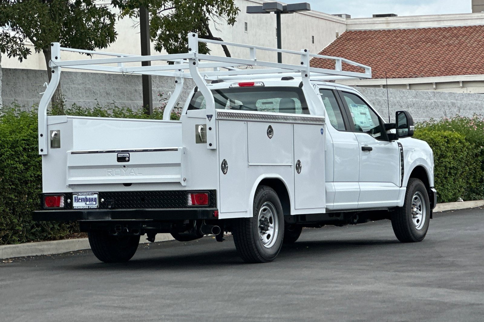 New 2026 Ford F250 XL w/ XL Chrome Package image 4