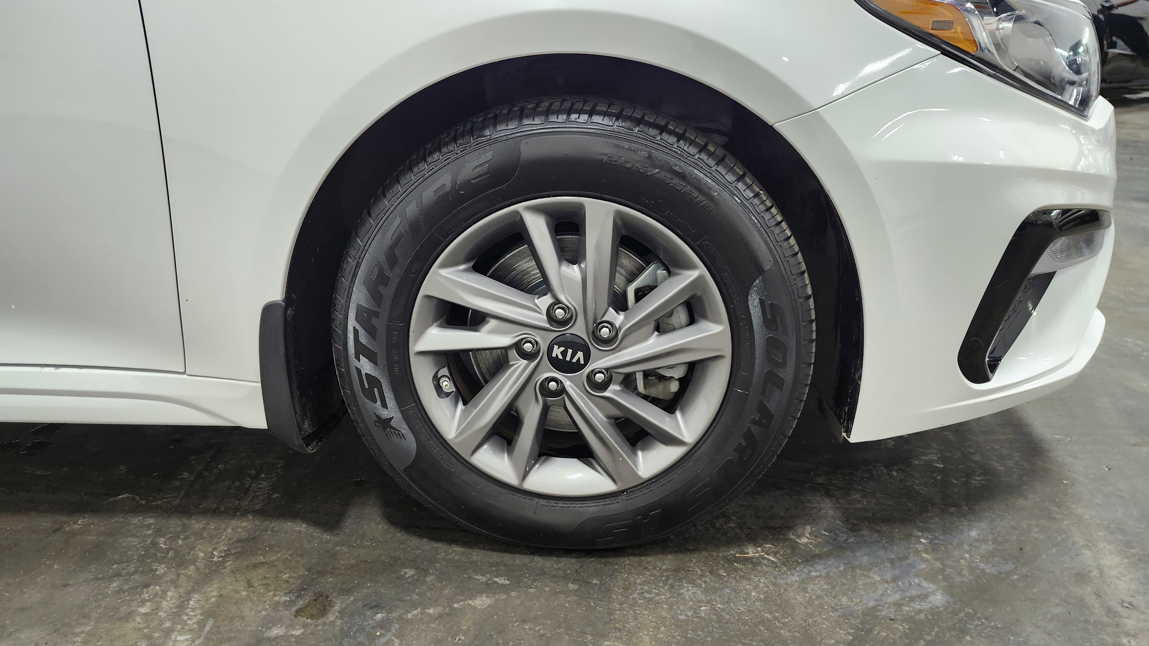 Used 2020 Kia Optima LX image 10