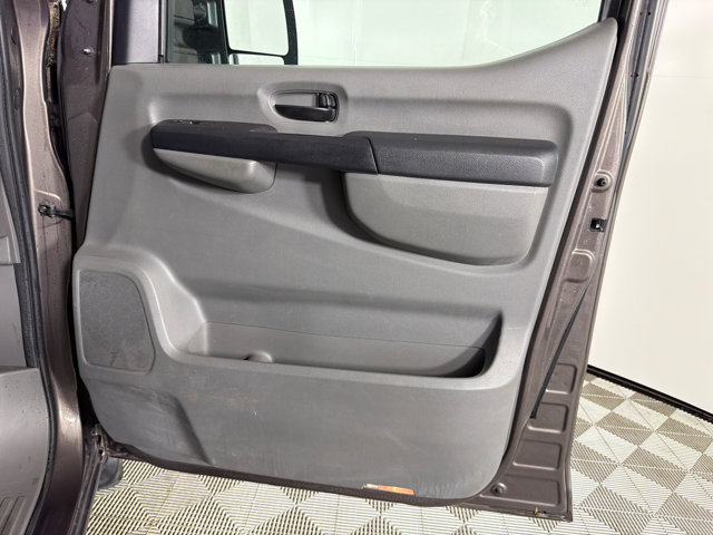 Used 2015 Nissan NV 3500 SL w/ Technology Package RWD image 14