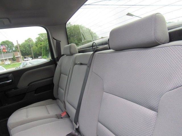 Used 2018 Chevrolet Silverado 1500 Custom w/ Custom Convenience Package AWD/4WD image 32
