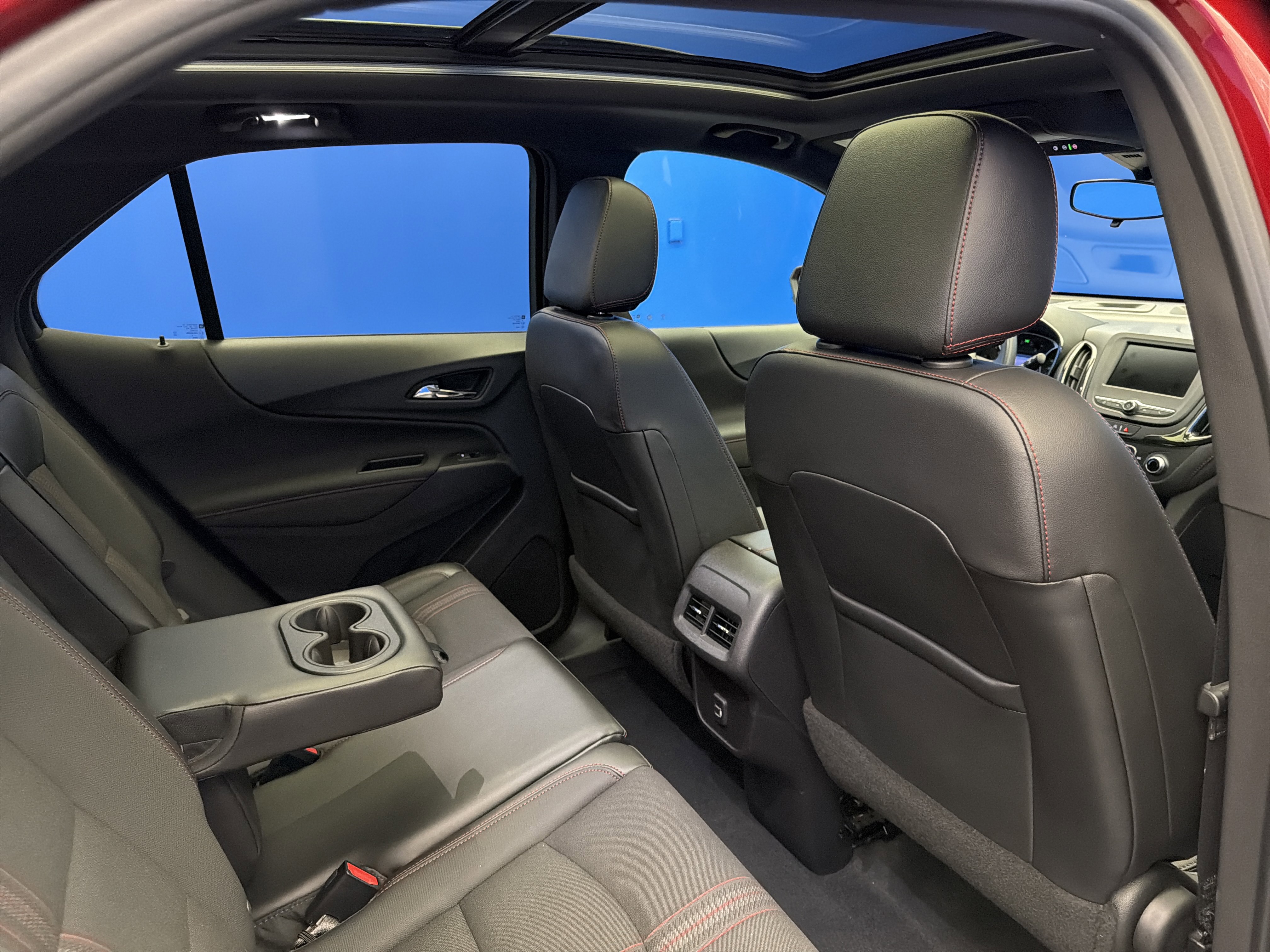Used 2022 Chevrolet Equinox RS FWD image 26