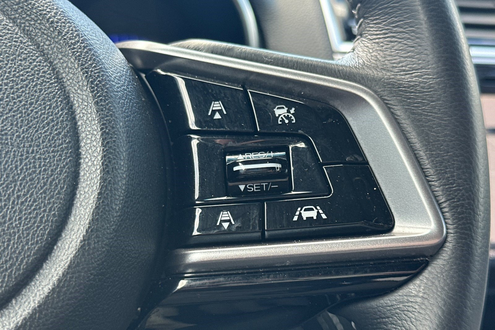Used 2018 Subaru Outback 2.5i Limited AWD/4WD image 32
