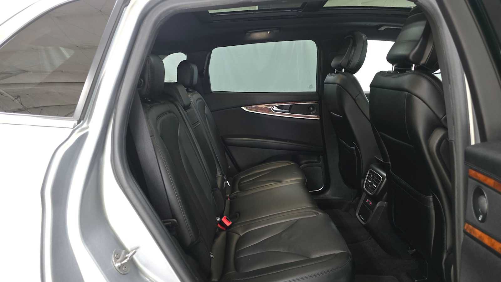 Used 2020 Lincoln Nautilus Reserve FWD image 12