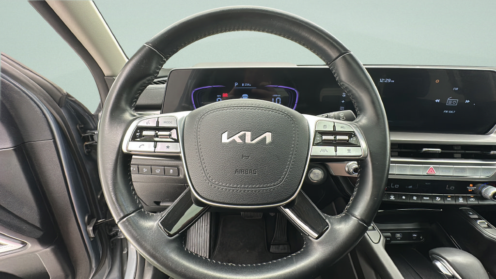 Used 2025 Kia Telluride S AWD/4WD image 17