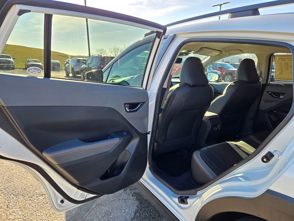 Used 2024 Subaru Crosstrek 2.5i Limited w/ Crosstrek Mirror Package AWD/4WD image 25