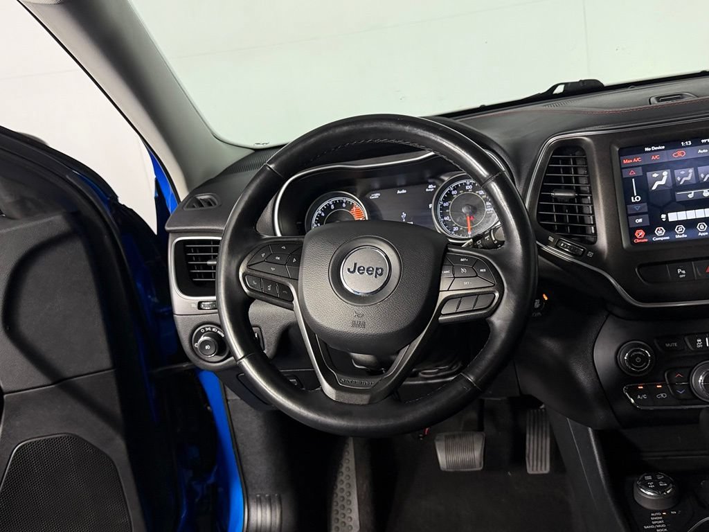 Used 2019 Jeep Cherokee Trailhawk w/ Cold Weather Group AWD/4WD image 14