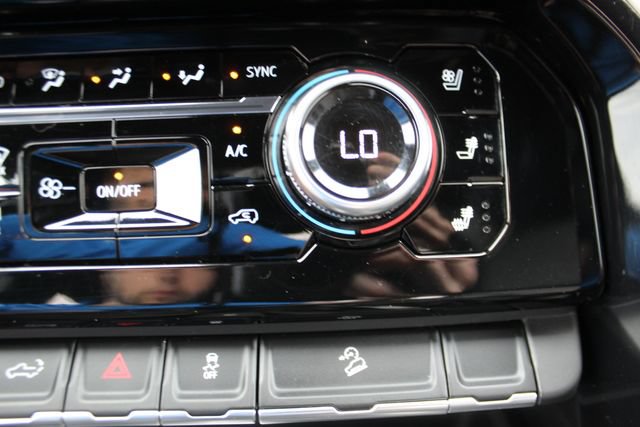 Used 2025 GMC Sierra 2500 AT4 AWD/4WD image 23