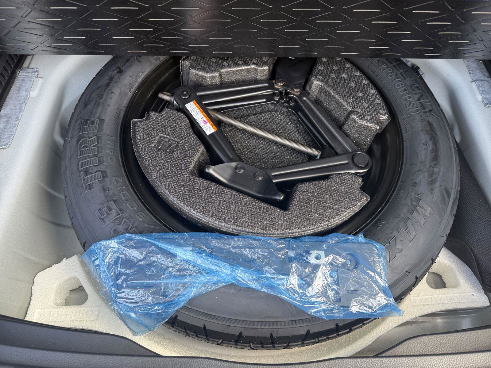 Used 2022 Toyota RAV4 LE image 28