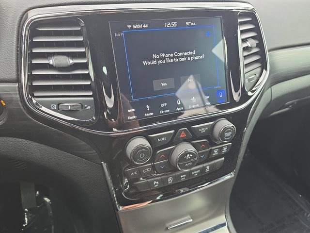 Used 2019 Jeep Grand Cherokee Altitude AWD/4WD image 23