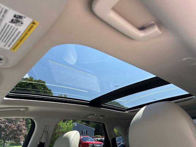 Certified 2018 Ford Edge Titanium w/ Equipment Group 302A AWD/4WD image 22