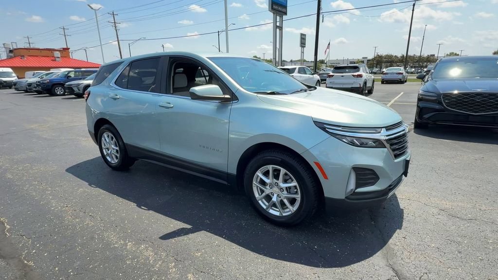 Used 2022 Chevrolet Equinox LT FWD image 2