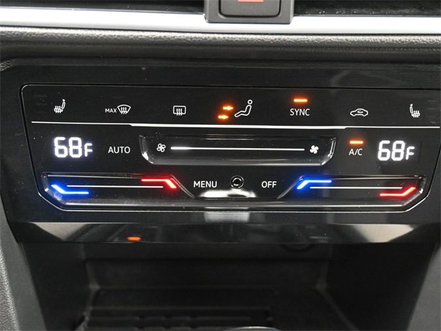 Used 2025 Volkswagen Taos SE w/ Panoramic Sunroof Package image 22