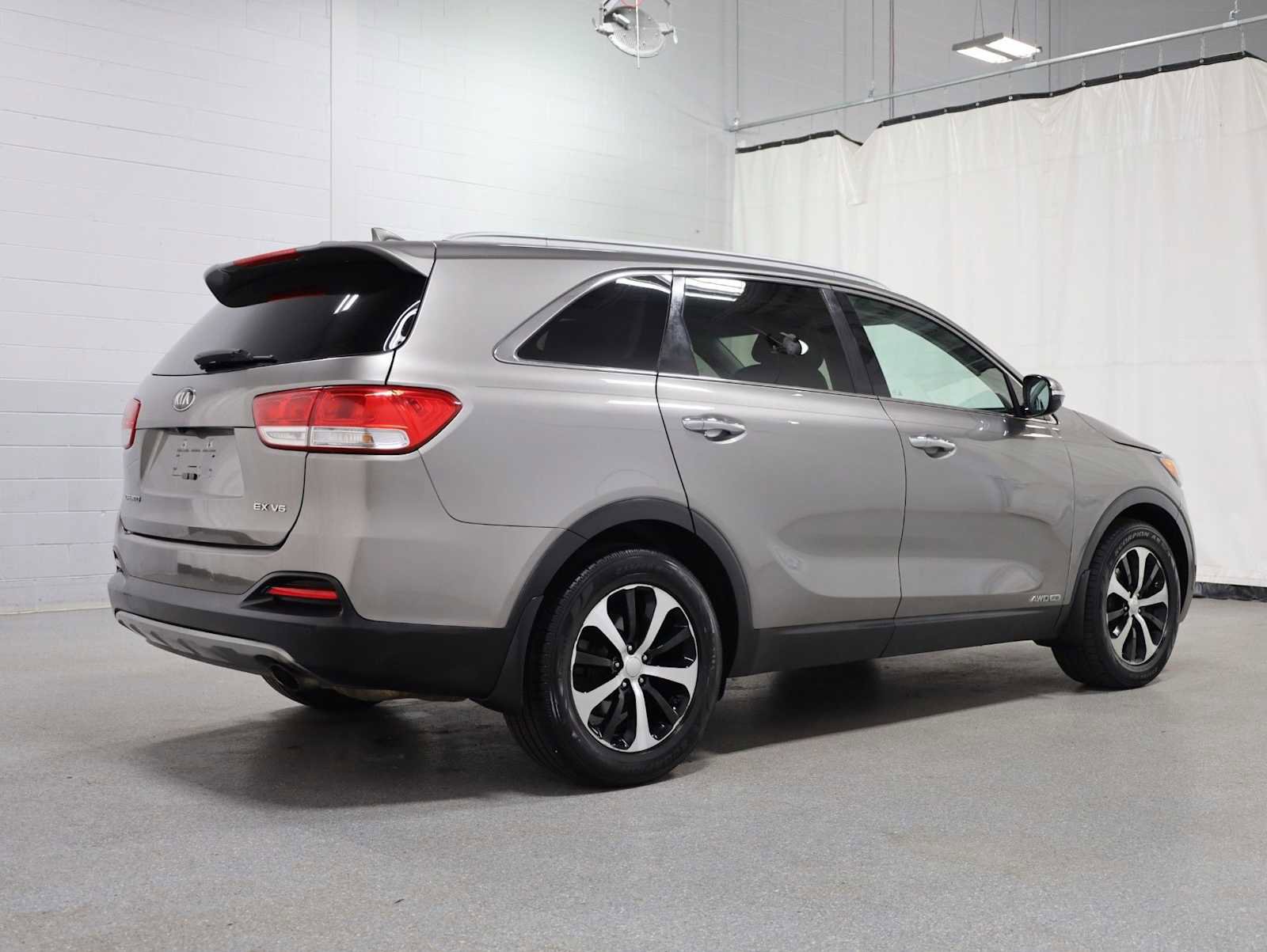 Used 2016 Kia Sorento EX AWD/4WD image 9