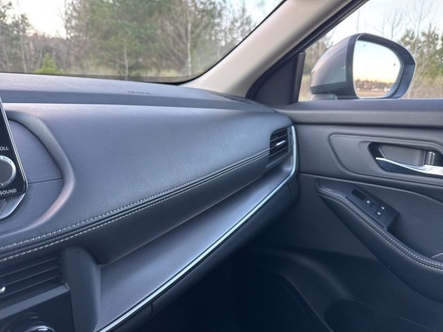 Used 2024 Nissan Rogue SV image 24