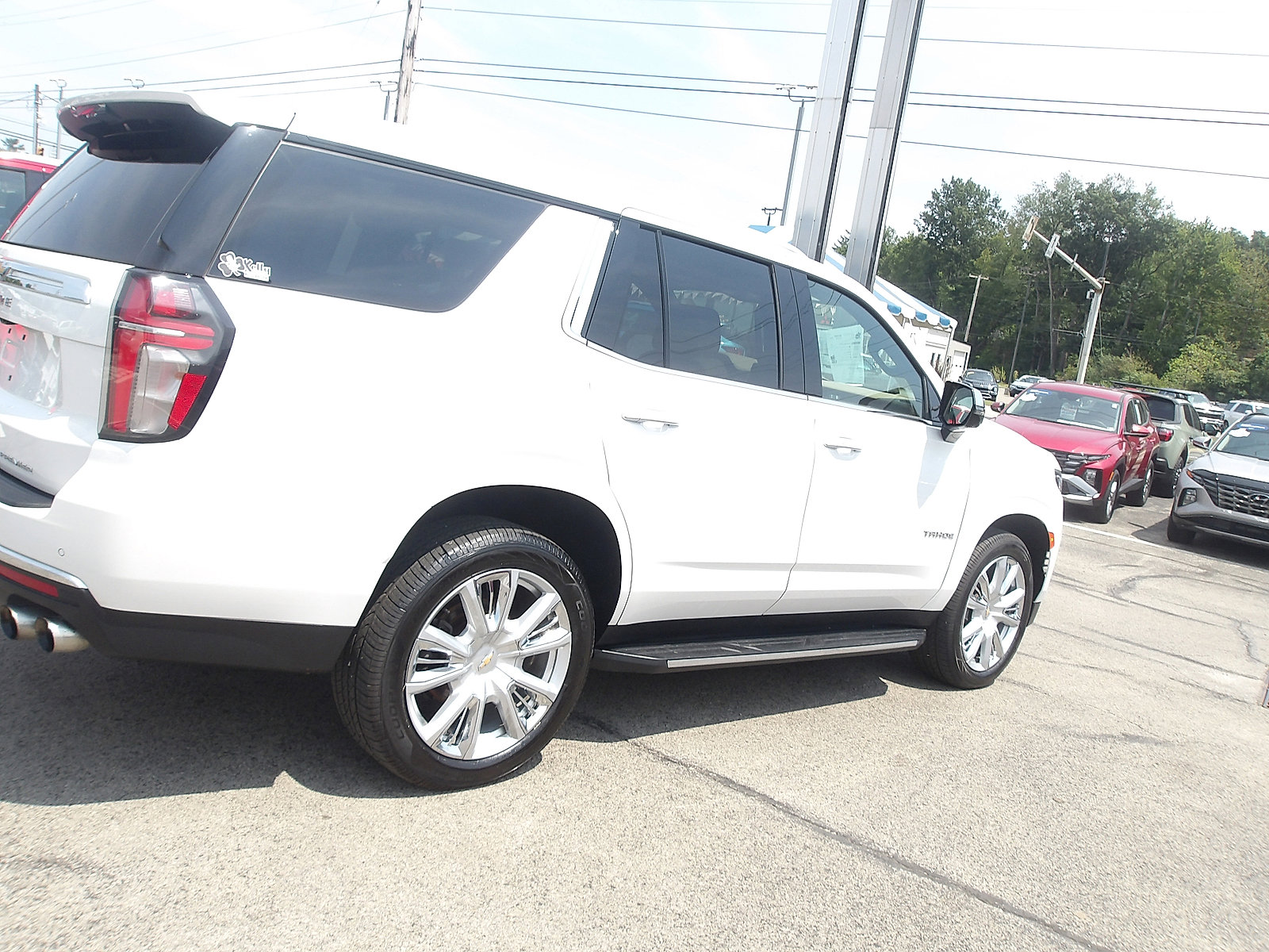 Used 2021 Chevrolet Tahoe Premier w/ Premium Package image 8