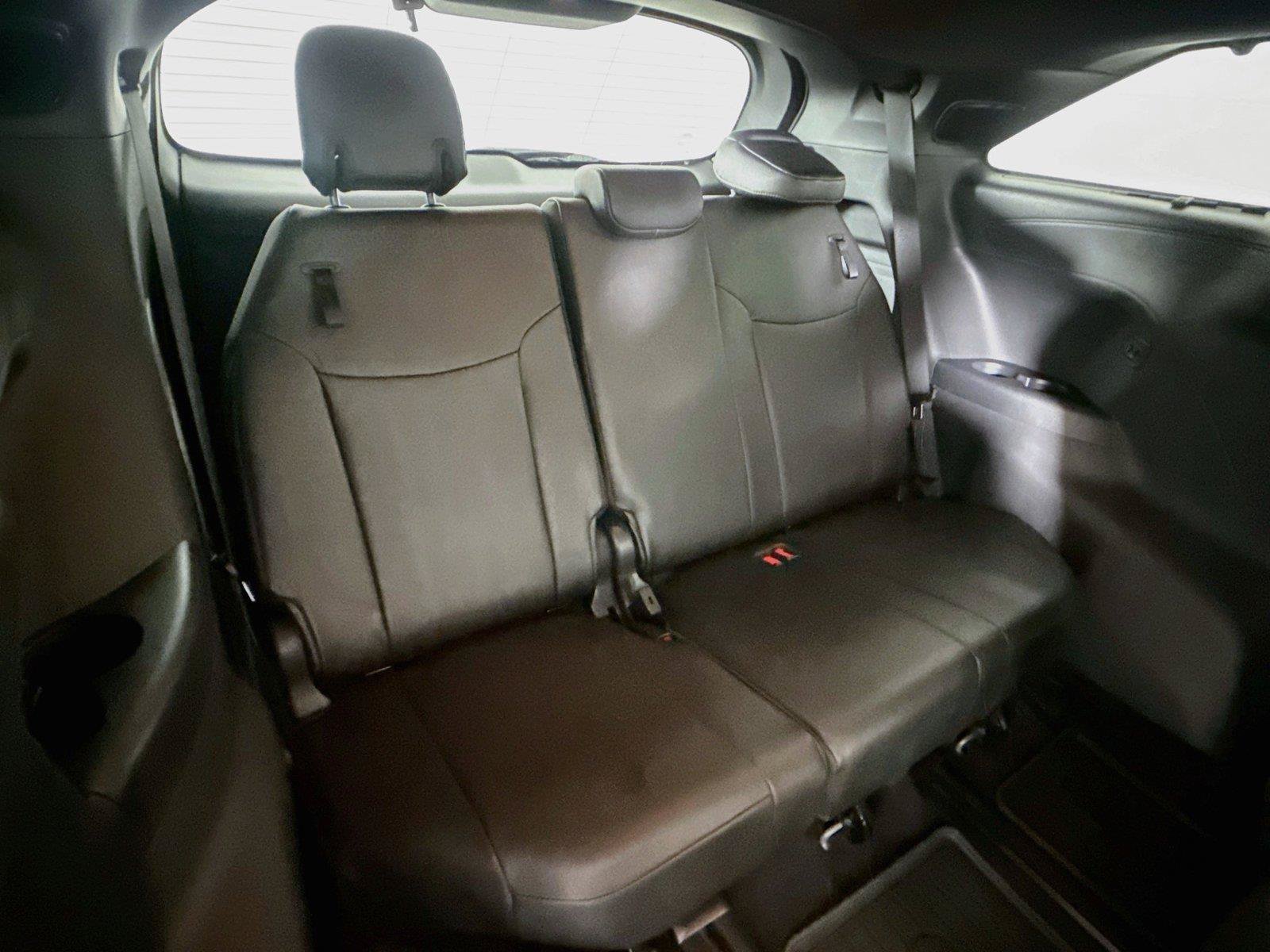 Certified 2025 Toyota Sienna Platinum FWD image 39