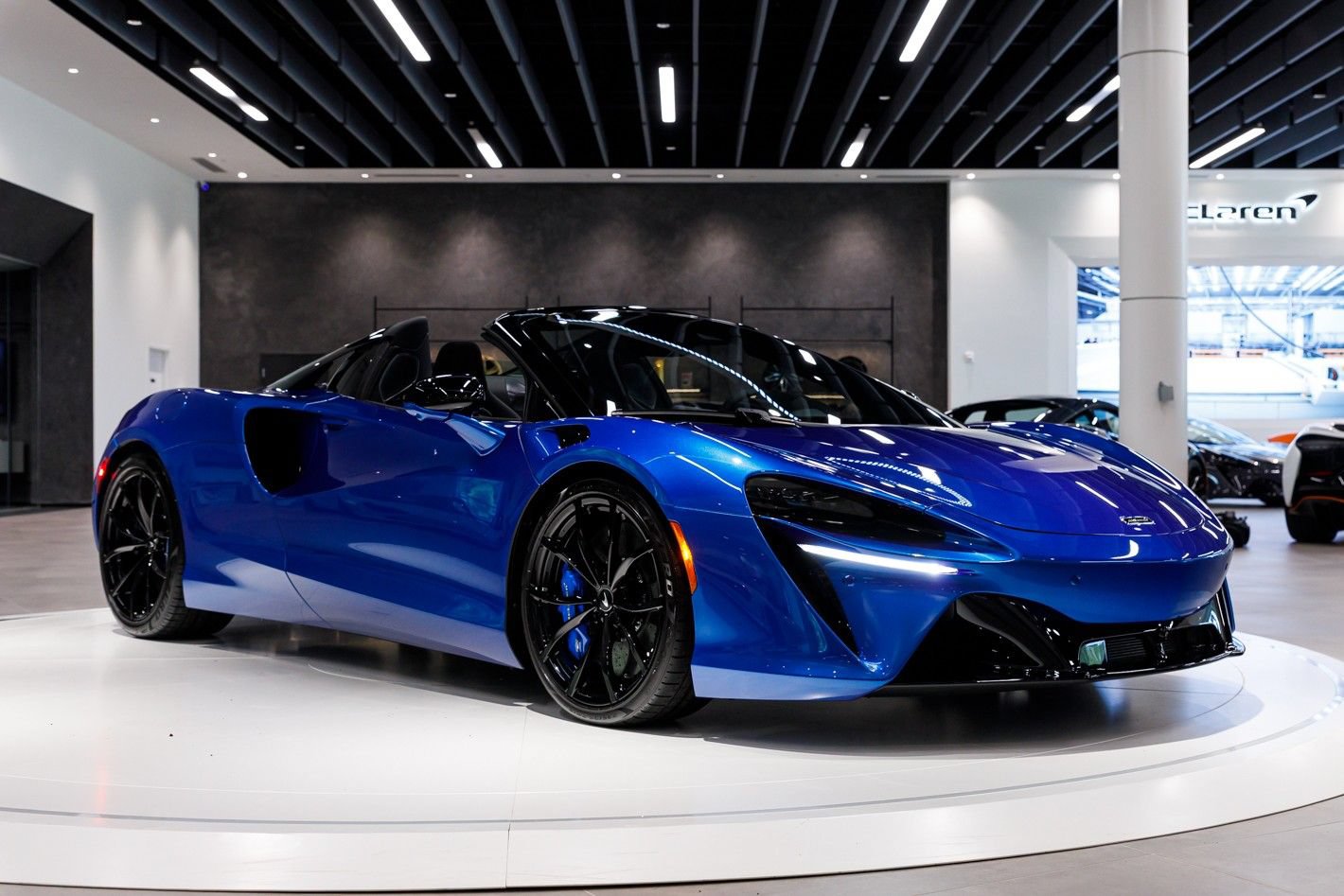 New 2026 McLaren Artura Spider RWD image 37