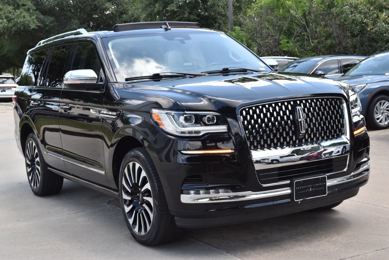 Used 2024 Lincoln Navigator Black Label AWD/4WD image 4