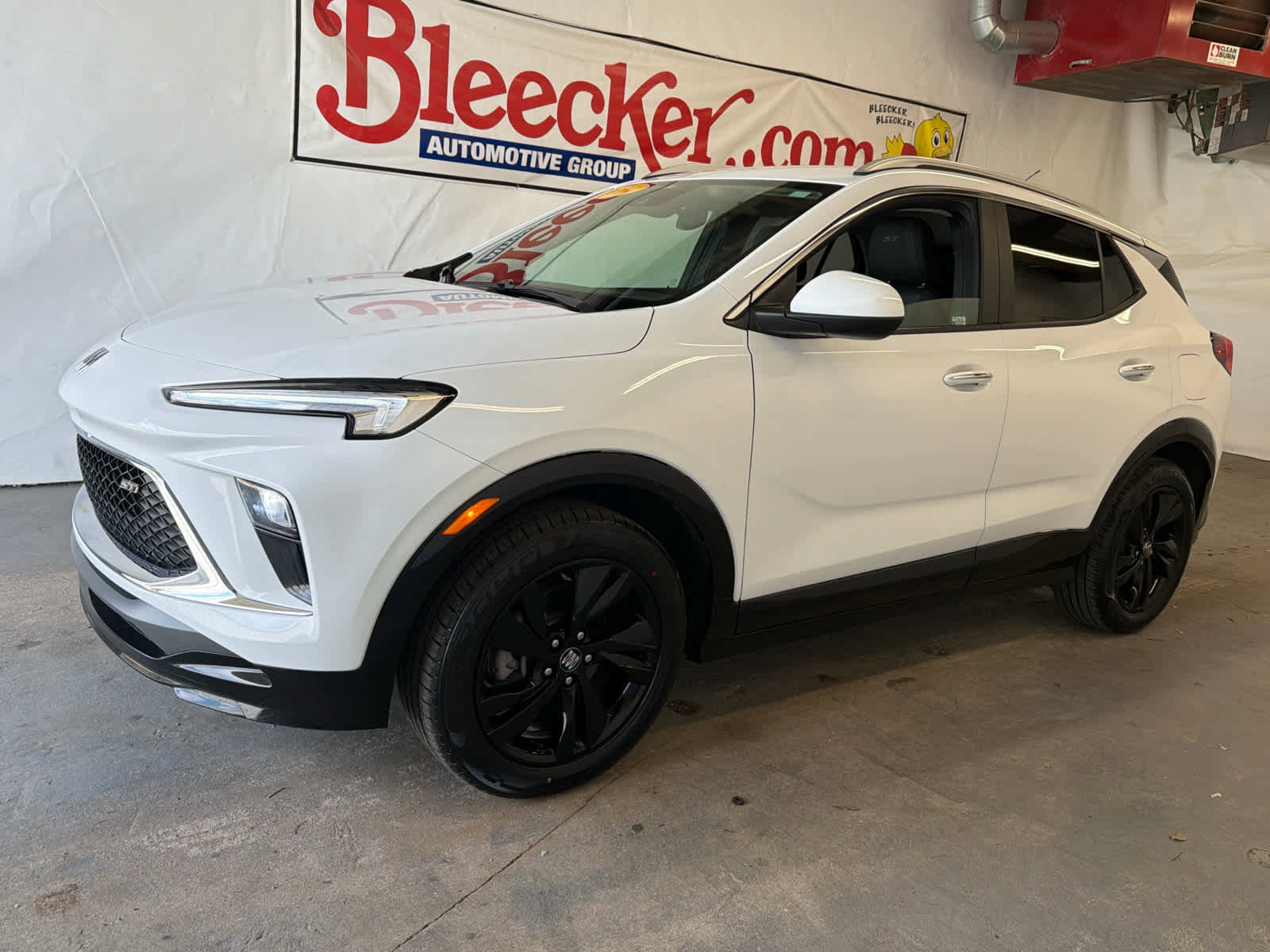 Used 2024 Buick Encore GX Sport Touring w/ Comfort Package image 2