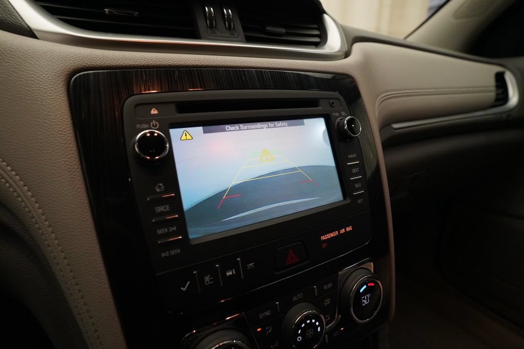Used 2016 Chevrolet Traverse LT FWD image 21