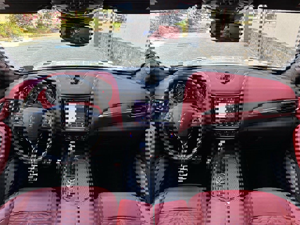 Used 2023 Maserati Levante Trofeo image 63