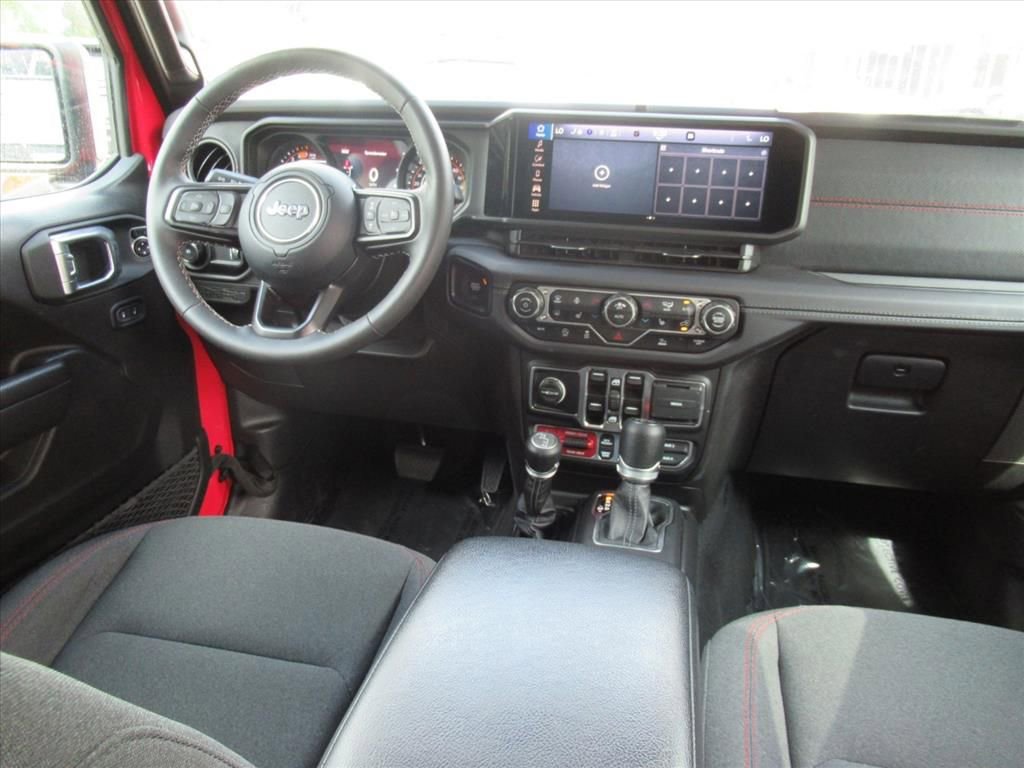 Certified 2025 Jeep Wrangler Unlimited Rubicon w/ Convenience Group AWD/4WD image 13