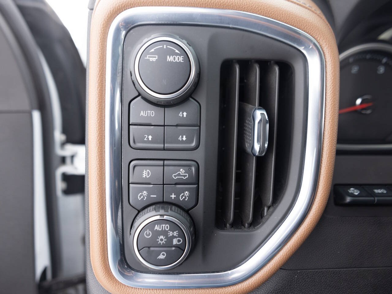 Used 2023 Chevrolet Silverado 2500 High Country w/ Z71 Off-Road Package AWD/4WD image 39