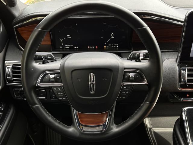 Used 2018 Lincoln Navigator Premiere image 13
