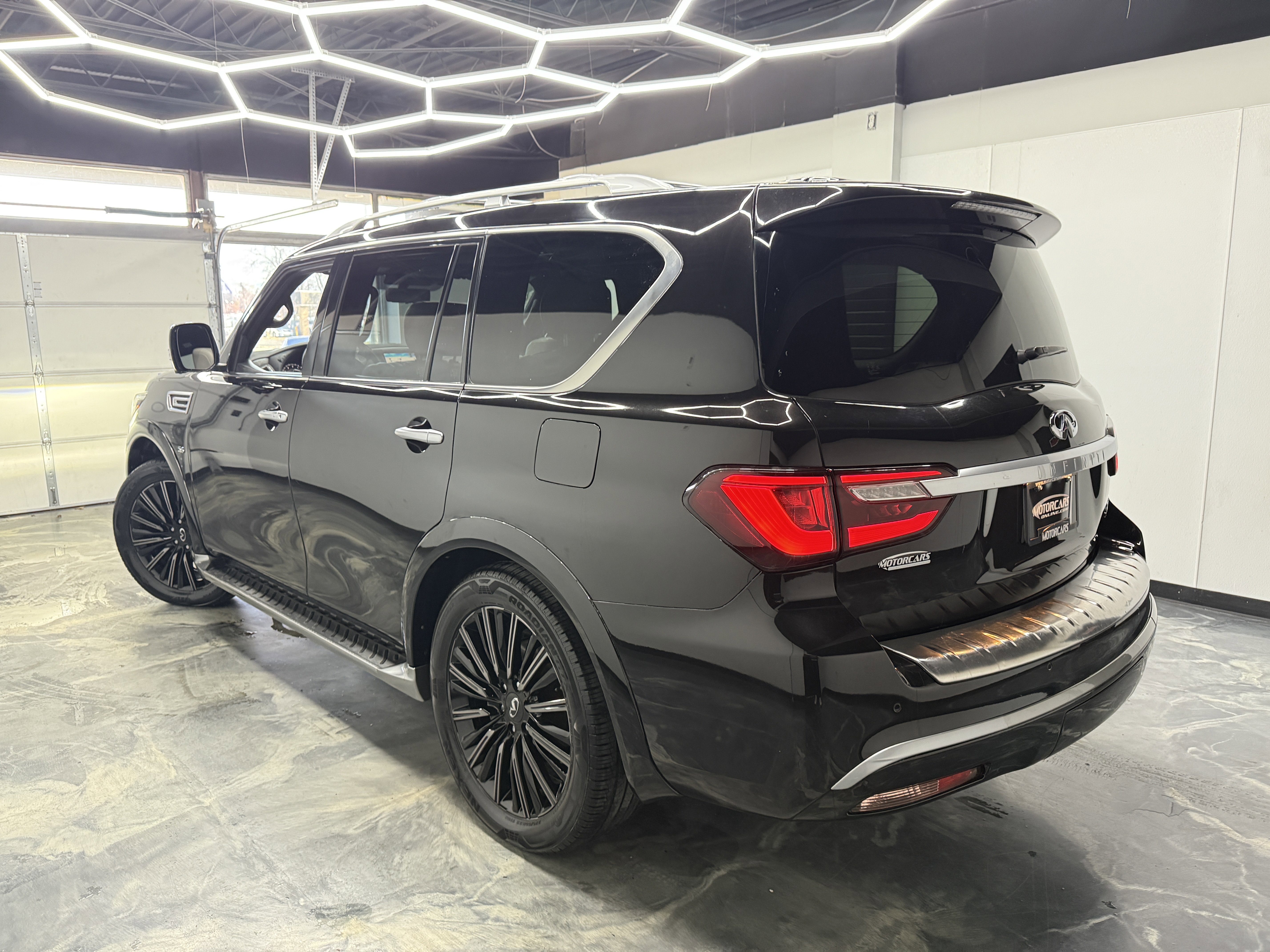 Used 2019 INFINITI QX80 Limited image 3