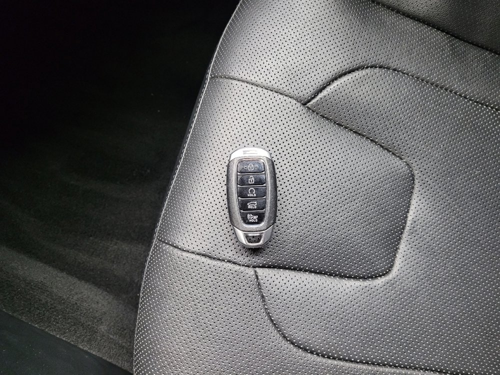 Used 2021 Hyundai Elantra Limited FWD image 32