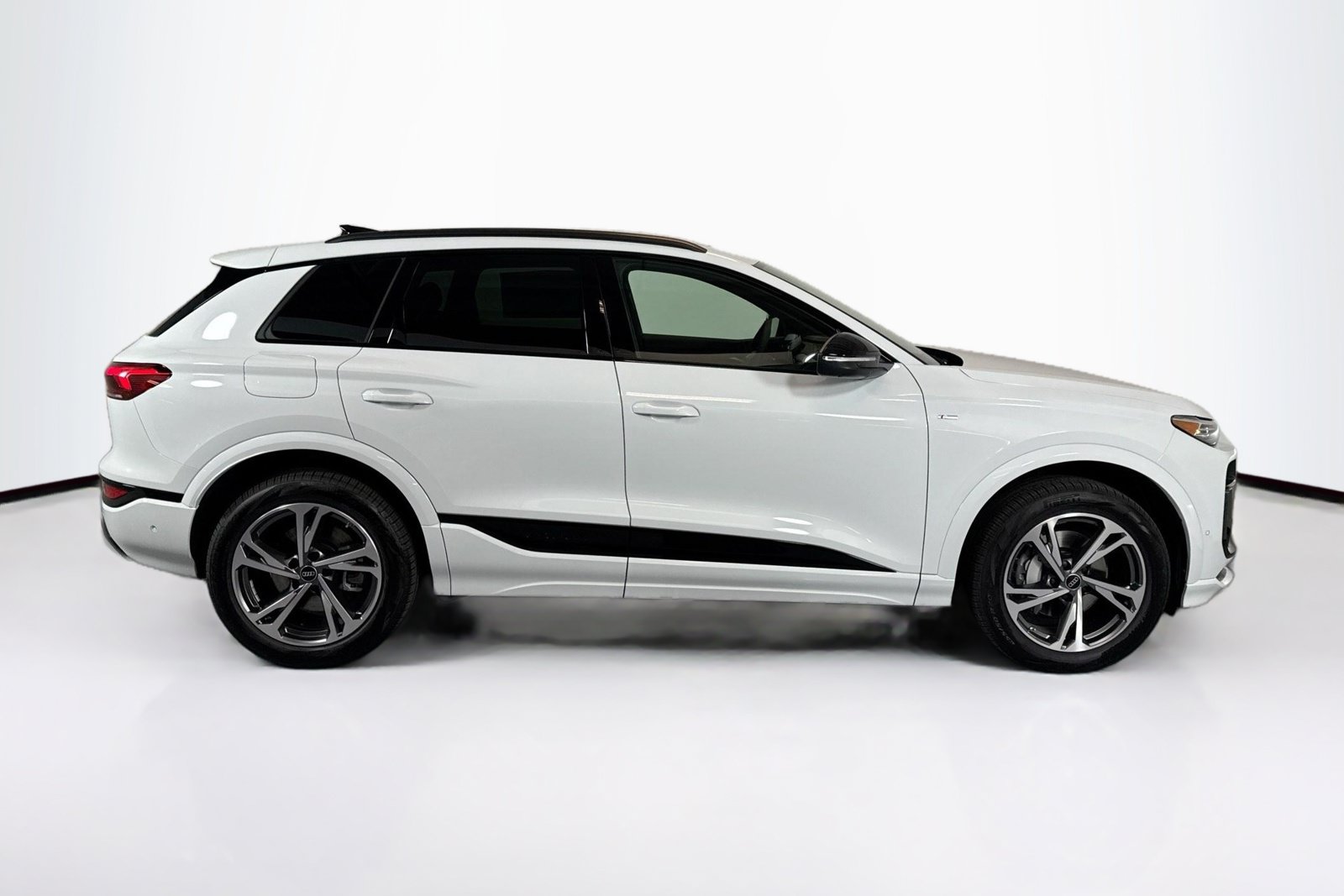 New 2027 Audi Q6 e-tron Premium Plus AWD/4WD image 4