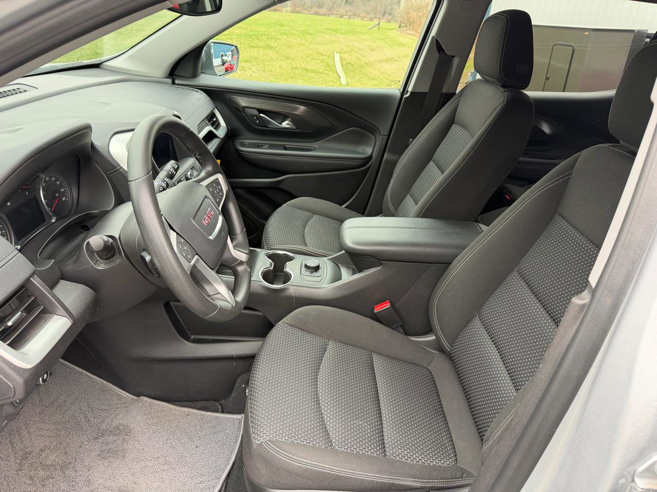 Used 2022 GMC Terrain SLE image 18
