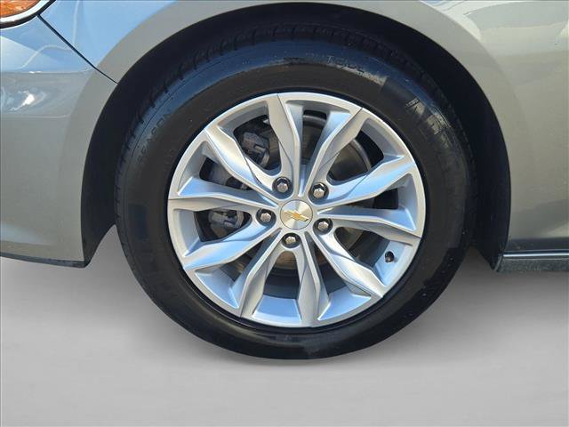 Used 2025 Chevrolet Malibu LT FWD image 23