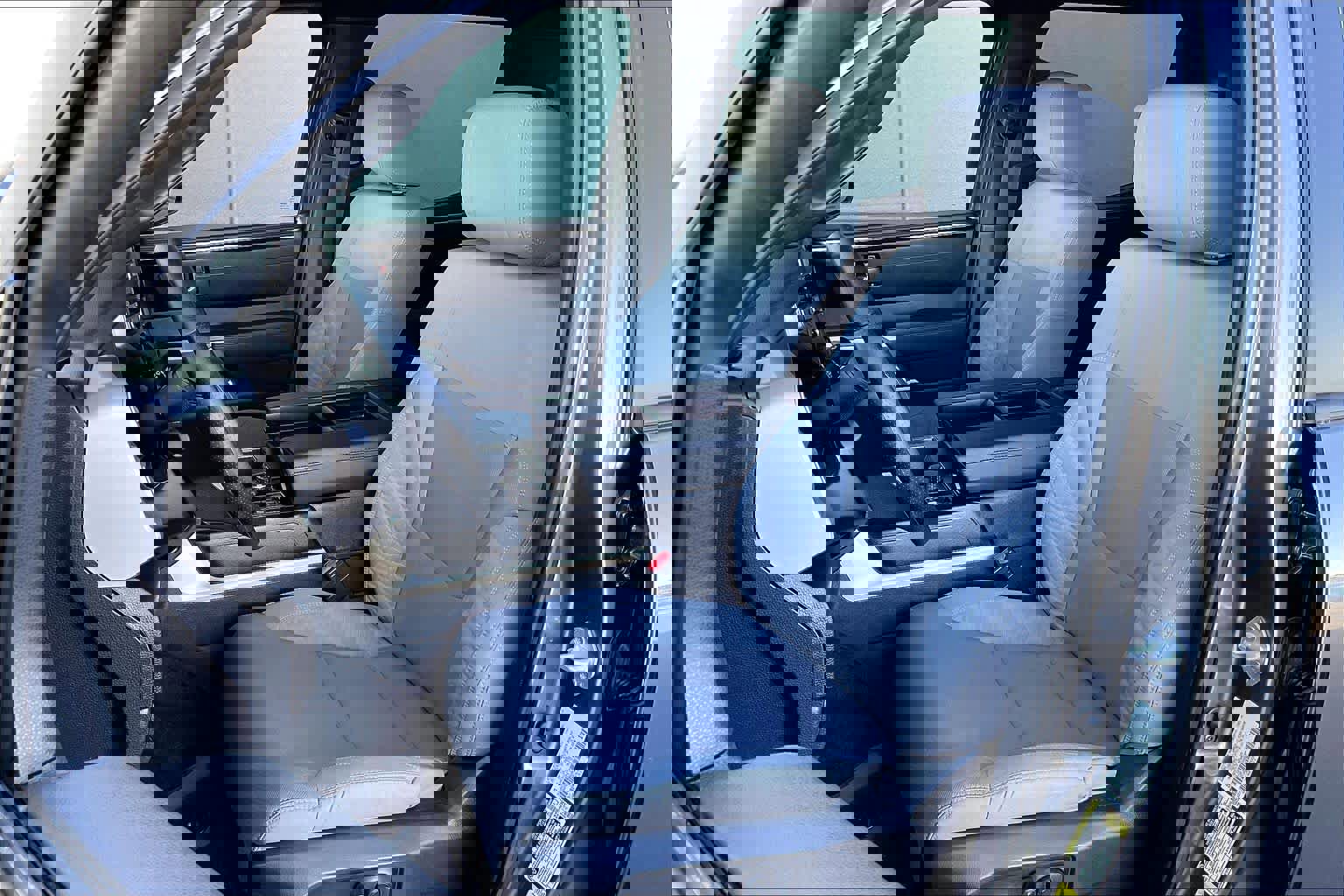 Used 2025 Toyota Tundra SR5 w/ SR5 Convenience Package image 8