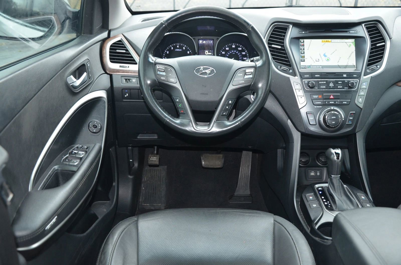 Used 2017 Hyundai Santa Fe Limited image 29