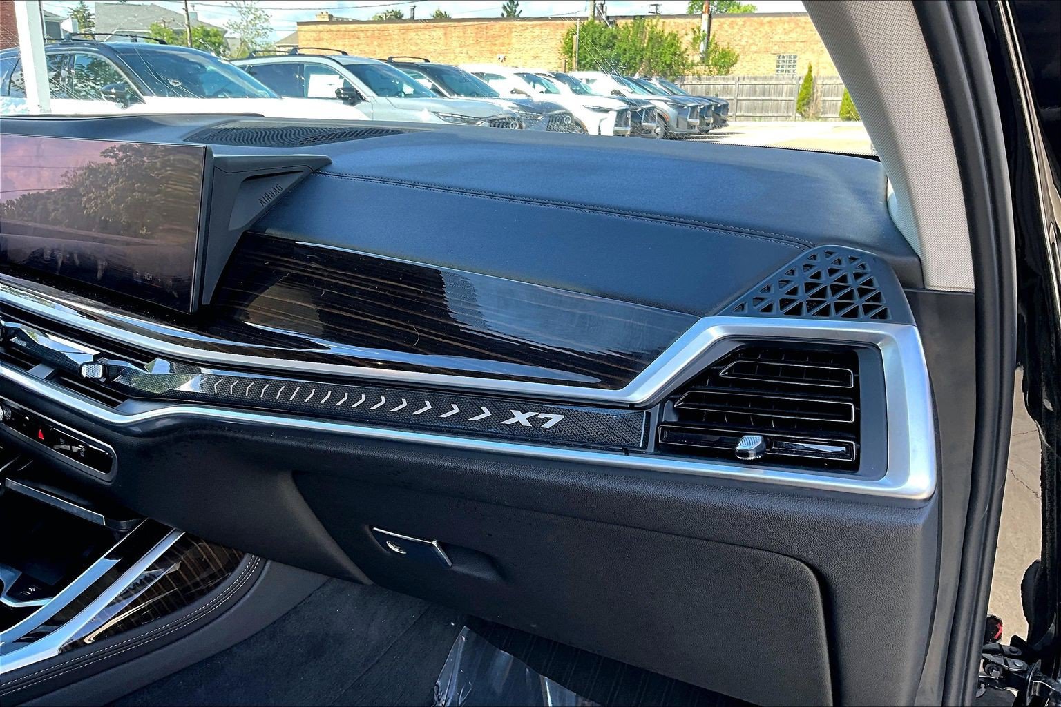 Used 2023 BMW X7 xDrive40i w/ Premium Package AWD/4WD image 26
