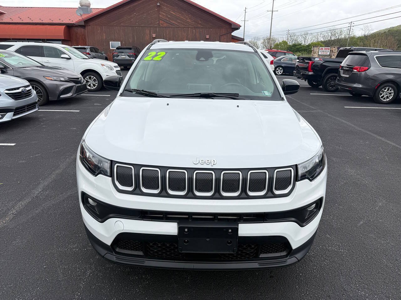 Used 2022 Jeep Compass Latitude w/ Convenience Group AWD/4WD image 5