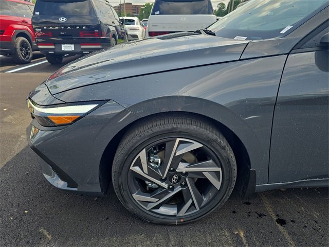 New 2025 Hyundai Elantra SEL image 10