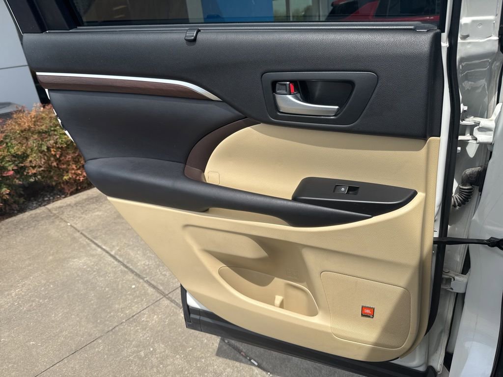 Used 2016 Toyota Highlander Limited Platinum w/ Protection Package #3 image 13